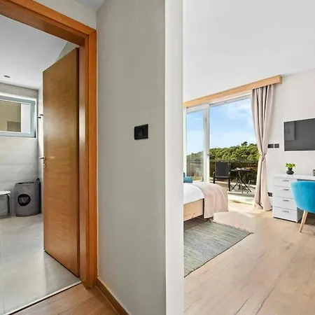 Palma - Seaside Luxury For 6 Person!