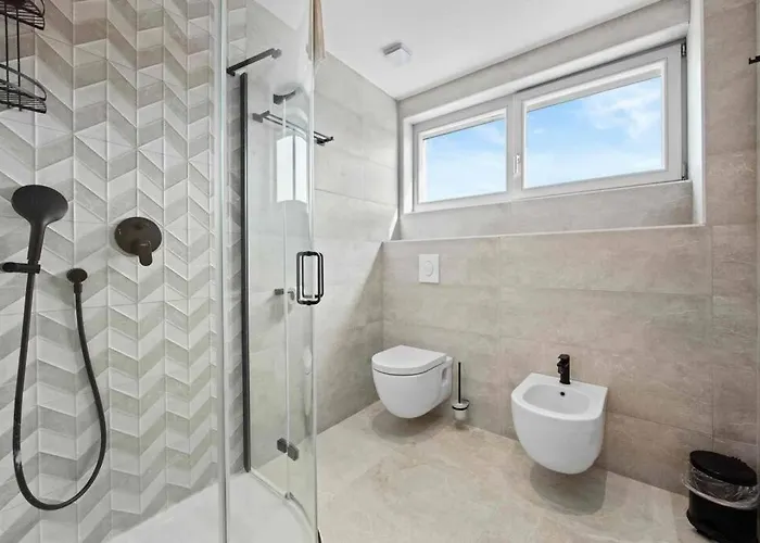 Вілла Palma - Seaside Luxury For 6 Person! Пула