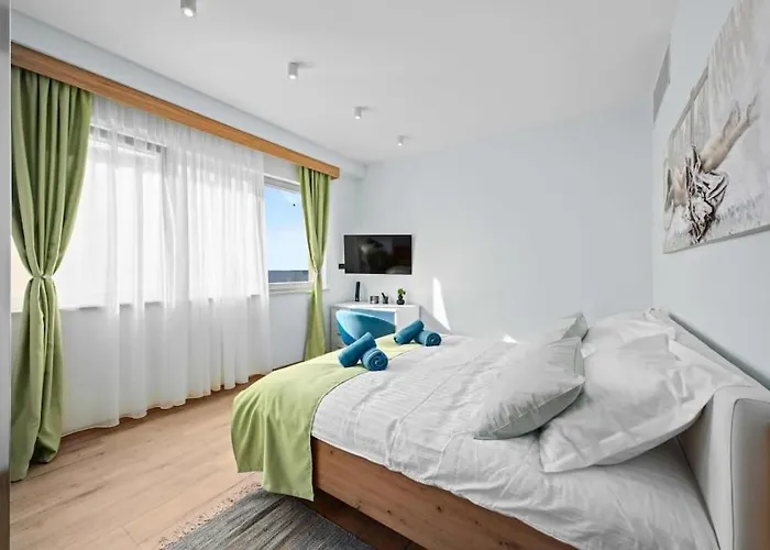 Вілла Palma - Seaside Luxury For 6 Person! Пула