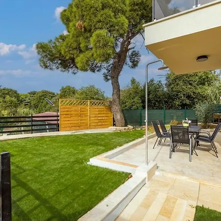 Villa Palma - Seaside Luxury For 6 Person! Pula