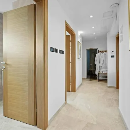 Palma - Seaside Luxury For 6 Person!