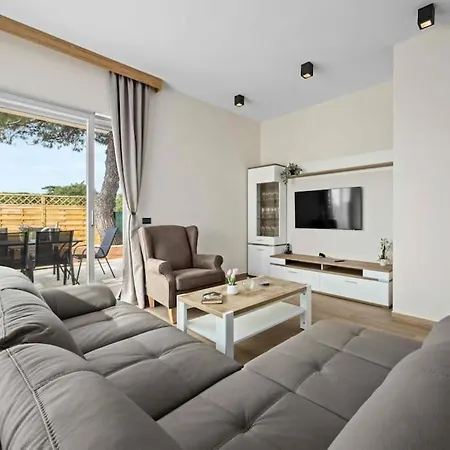 Palma - Seaside Luxury For 6 Person!