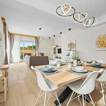 Palma - Seaside Luxury For 6 Person! * Pula