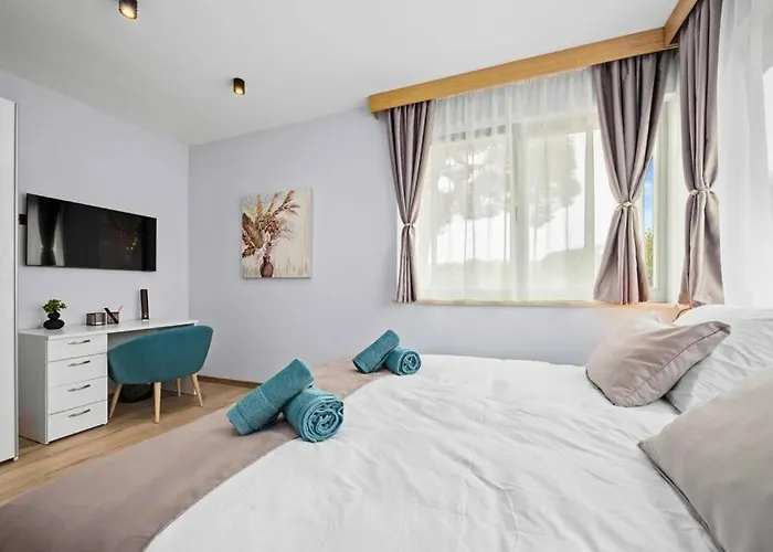 Villa Palma - Seaside Luxury For 6 Person!