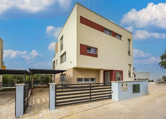 Palma - Seaside Luxury For 6 Person! *