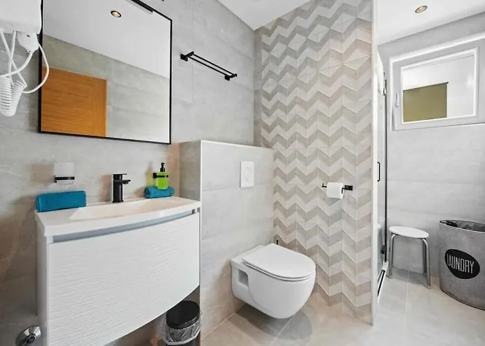 Palma - Seaside Luxury For 6 Person! Pula