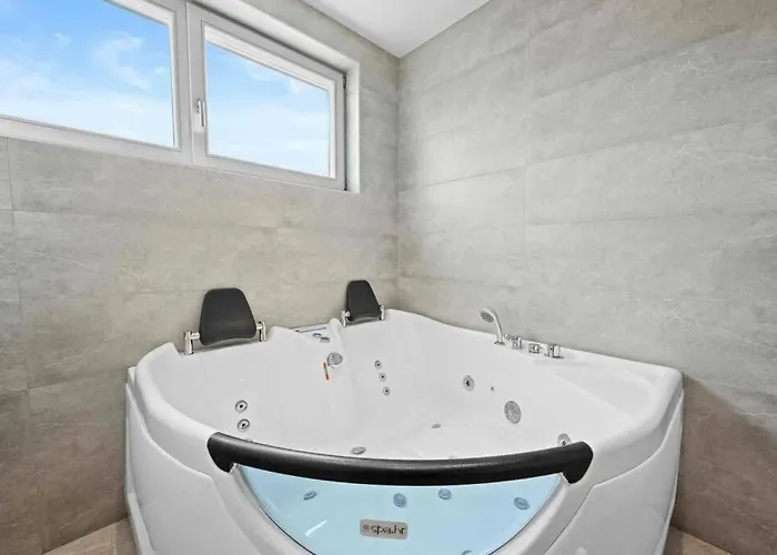 Palma - Seaside Luxury For 6 Person!