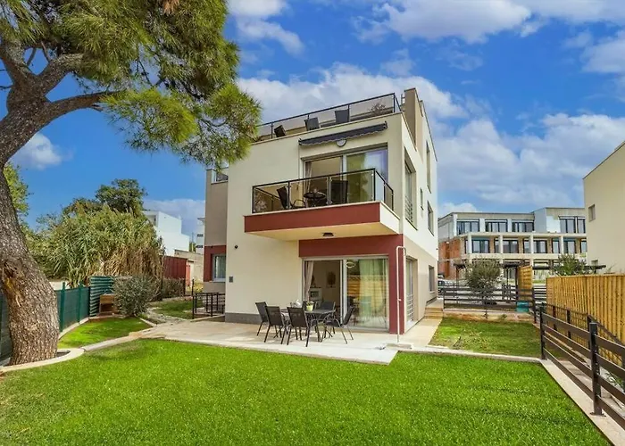 Palma - Seaside Luxury For 6 Person! * 풀라